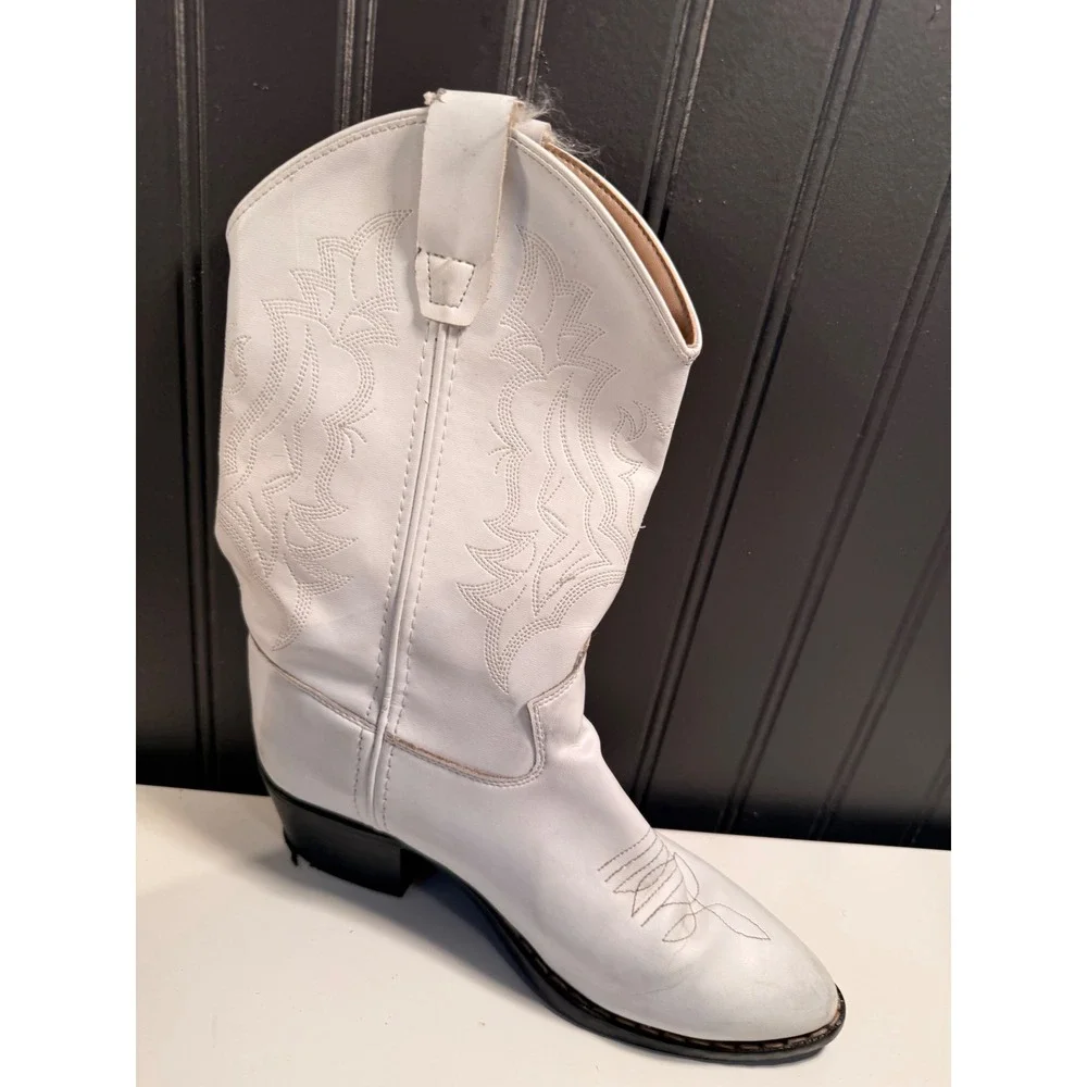 Shyanne White Faux Leather Western Cowboy Boots Size 5.0-D BVJ9134